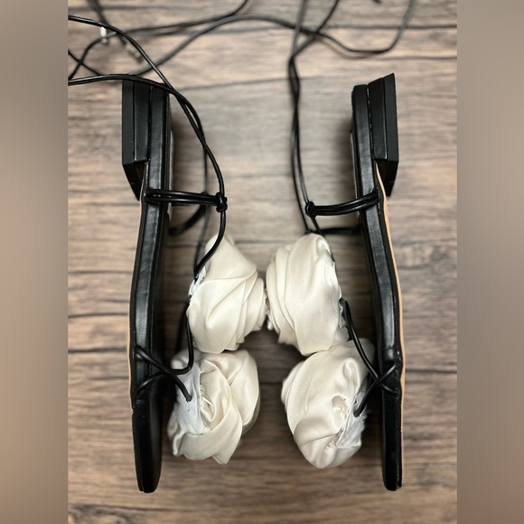 NWOB Steve Madden Rosalind Sandals - Picture 3 of 4